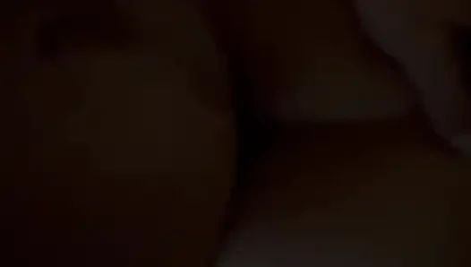 A csaj tűzben volt az élő show-ival