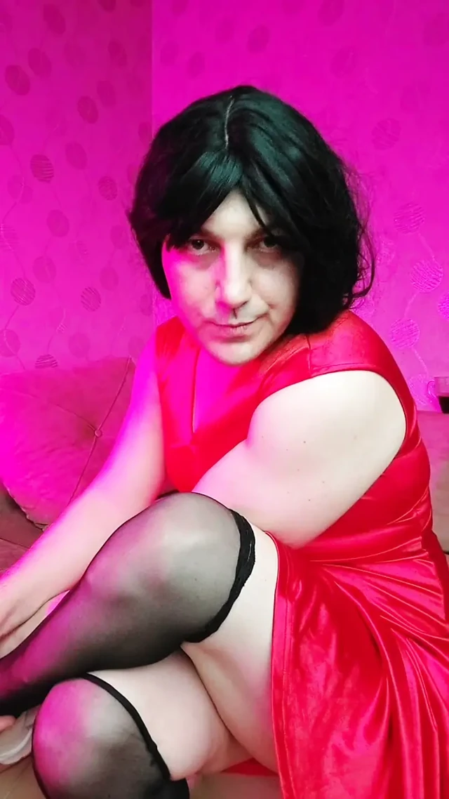 Kırmızı Gotik Beyaz Femboy Yarım Külotlu Çorapla