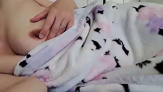 Bir süredir seks yapmayan evli bir kadının hayal kırıklığını azaltmak için mastürbasyon