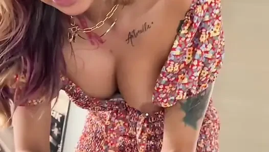 Aşırı saksodan sonra çılgın sikiş - seksi sarışın latin bakış açısıyla misyoner ve domaltarak sert sikiliyor