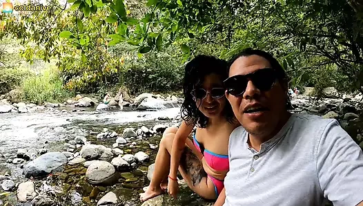 Yabancı beni nehirde sikiyor guebo emdirdi ve dölünü sevdim Kolombiyalı seks