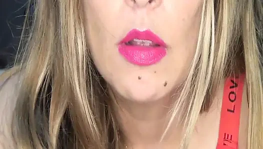 Ateşli eğlence büyük mandalina yutuyor