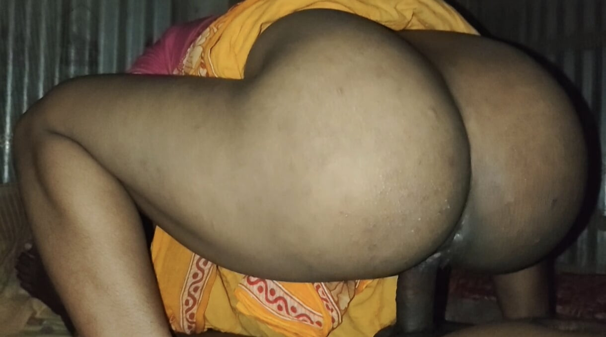 Bangla hot aunty and me home enjoy