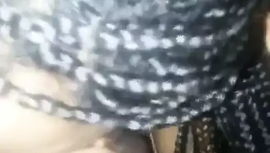 özensiz dağınık ağız dolusu