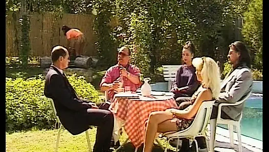 Alman Kapılarının Arkasında Özenle Siktir Edilir - Tam Film