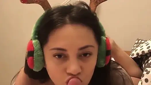 Komşumu doğum gününde emiyorum