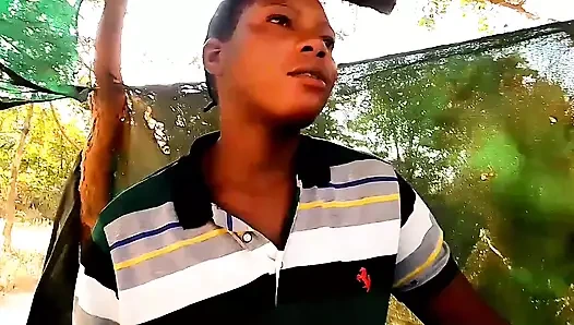 Beni el üstünde tut