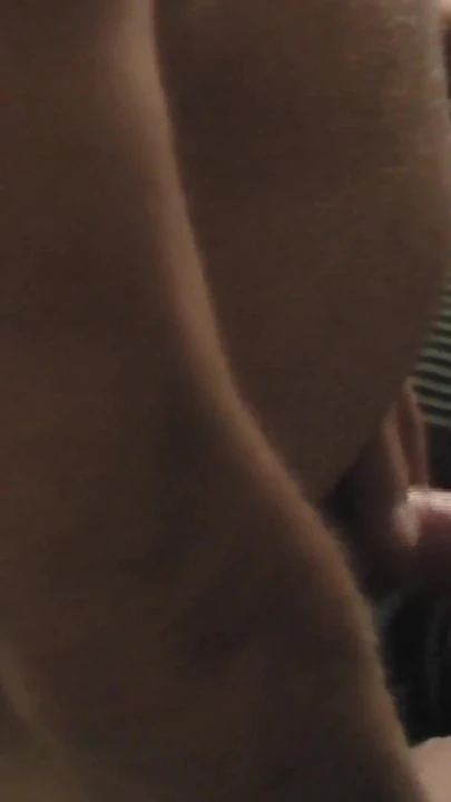 Üvey babacık ikimizi de seksi iç çamaşırlarımıza sokuyor. | Klip 2
