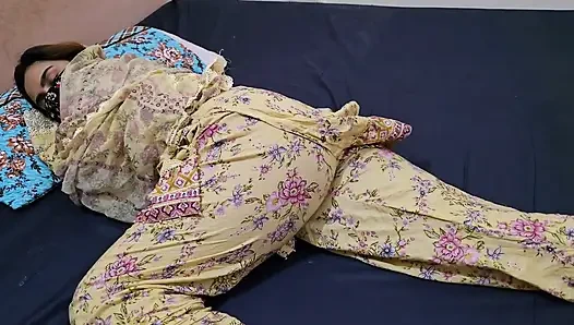 Desi devar azgın yengeyi sikiyor- net Hintçe ses