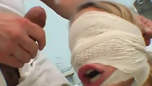 Seksi sarışın göt sikişi, amcık parmaklama, ayak yalama