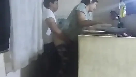 Eğer zam istiyorsan, karım gelmeden seni sikeyim