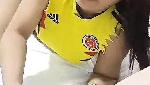 Karım işe gidiyor ve büyük memeli ve götlü komşuyu eve getiriyorum bu Amerika Birleşik Devletleri'nde oldu