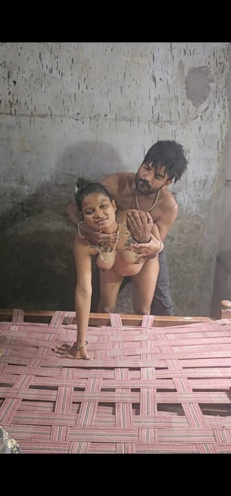 Hintli köylü kız acı verici tam seks yapıyor - Hintçe ses hd