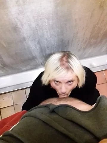 umumi pisuara tükürmek