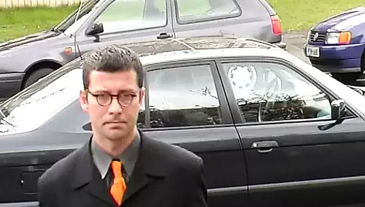 Kızıl saçlı Alman sürtük amına ve götüne uzun bir yarak alıyor