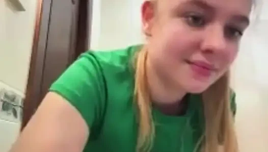 Domaltarak sikişiyor yakın çekim