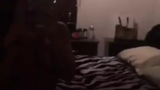 Aylen yatakta çıplak