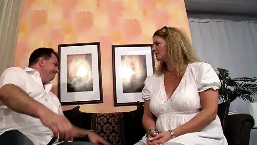 Sokak Sikici Vahşi Kanepede Sikişiyor