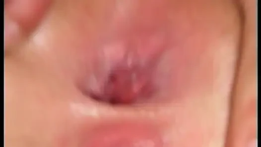 Büyük götlü Alman orta yaşlı seksi kadın ateşli anal üçlü seks yapıyor