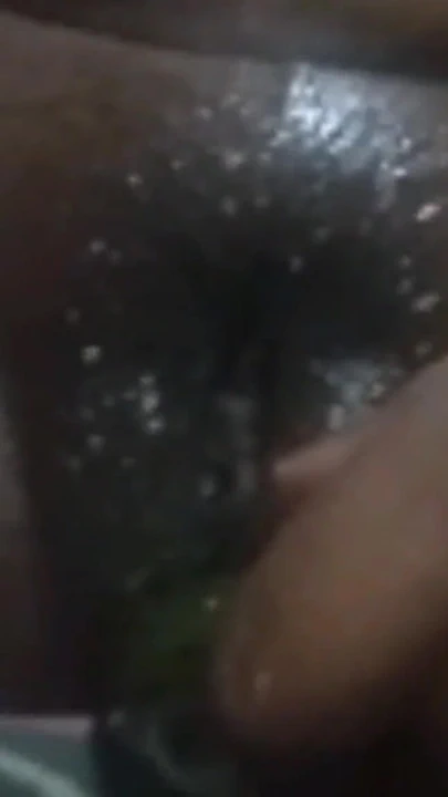 "Böylece amcığımın götüne salatalık sokuyorum, amcığıma toprak koyuyorum ve onu her gece yalnız bıraktım" den önemli an