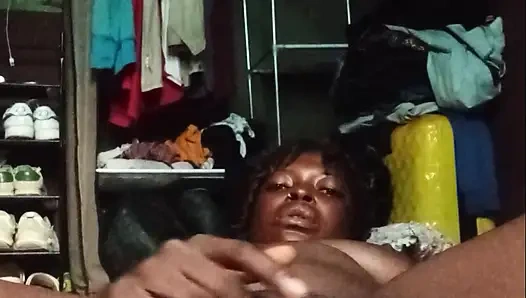 Parmaklama onu mutlu ediyor