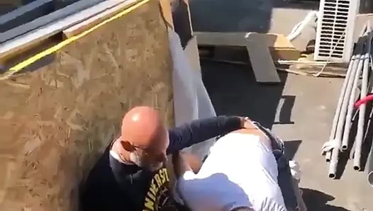 İnşaat patronunu emmek