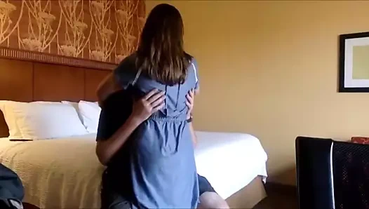 Amatör düzgün vücutlu milf var romantik seks