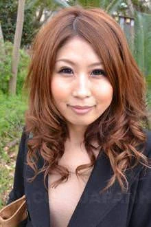 Boşalmak isteyen aşırı tahrikli bir kaltak için solo oturum