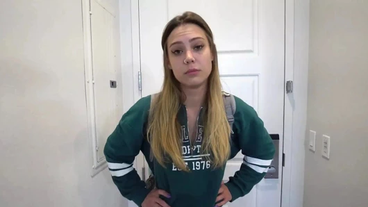 "Kimsenin üvey erkek kardeşimi sikip attırdığımı bilmesini istemiyorum" Avery Christy üvey erkek kardeşine anlatıyor - s11:e10