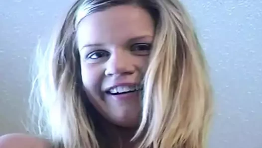 Büyük memeli sarışın amatörü seviyorum