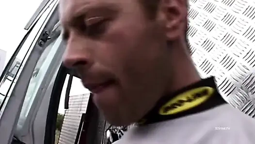 Motokros'ta bir gün iyi bir sikişe dönüşüyor