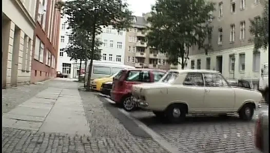 Alman Kapılarının Arkasında Özenle Siktir Edilir - Tam Film