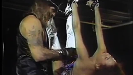 kinky ho ters bağlı ve alay