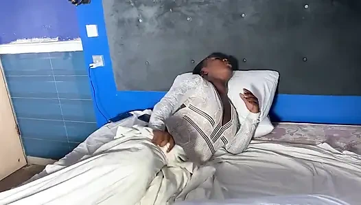 Nişanlım büyük yarağıma bağımlı