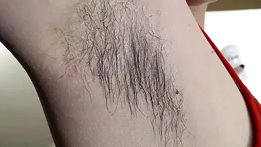 Uzun koyu kıllı koltuk altı yakın çekim