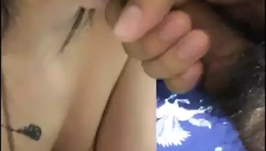 Mlive çift, oral seks ve kedi gösterisi