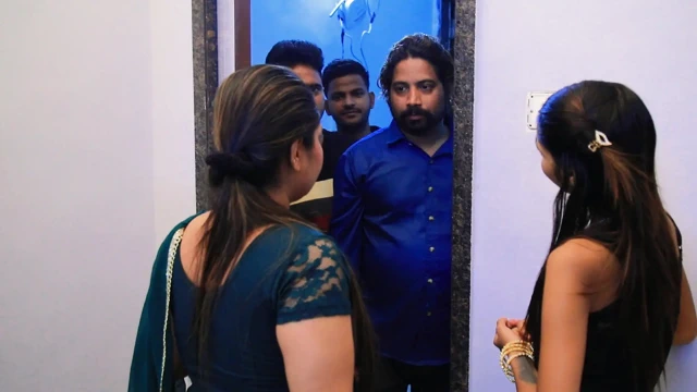 BAĞıŞ TOPLAMALARı MADAMıN VAJINASıNDAN BAĞıŞ TOPLADı