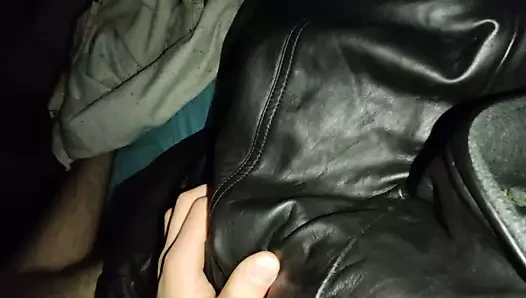 deri ceket mastürbasyon