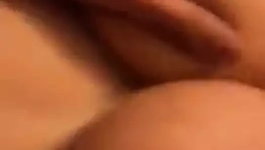 Tetona chilena rica sabe saltar