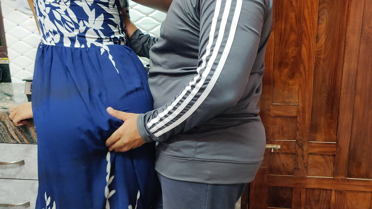Aldatan ev hanımı mutfakta sikiliyor