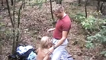 Kız arkadaş ormanda 2 arkadaşıyla hile yaparken yakalandı