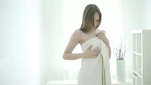 Büyük göt ve büyük göğüsler ile masaj erotik olur