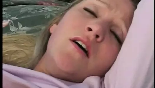 Sıcak sarışın bebek Başlarken twat ve göt becerdin