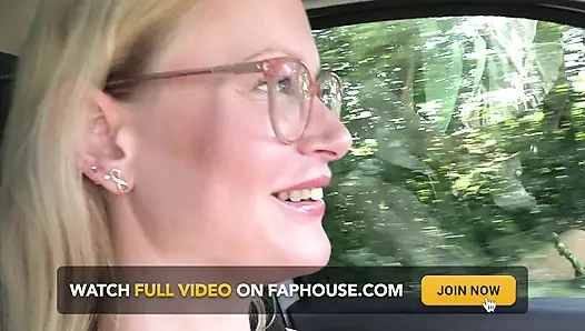 Alman Çıplak Arabayı Sürmek