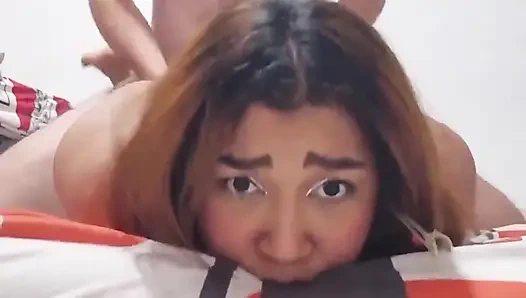 Kız arkadaşım onu prezervatifsiz sikip içine boşalmamı seviyor