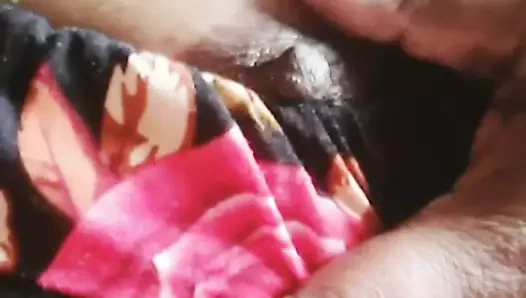 Çok büyük bir klitoris