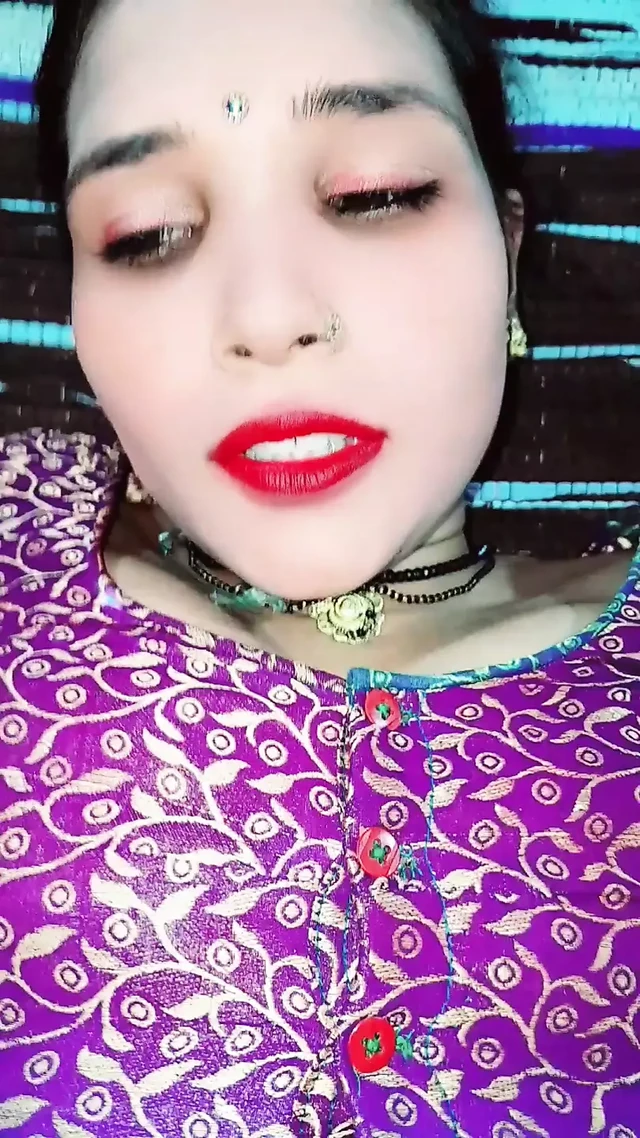 Видео с трахом тугой киски деревни дези с бхабхи