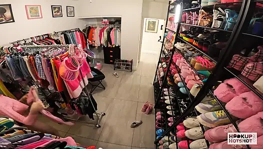 Utangaç Breezy Bri, Bryan Gozzling'in sert sikişi için azgın!