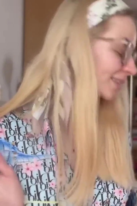 Paypig onu yıkadıktan sonra ayda 30 dolarda yaşıyor