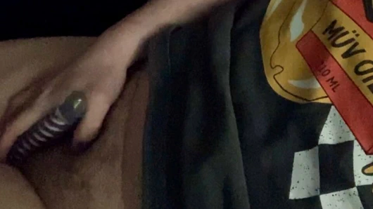 İlk kez orgazm olurken filme alıyor trans erkek